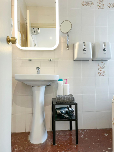 Bathroom 5, Barcelona City Street Hostal, Barcelona