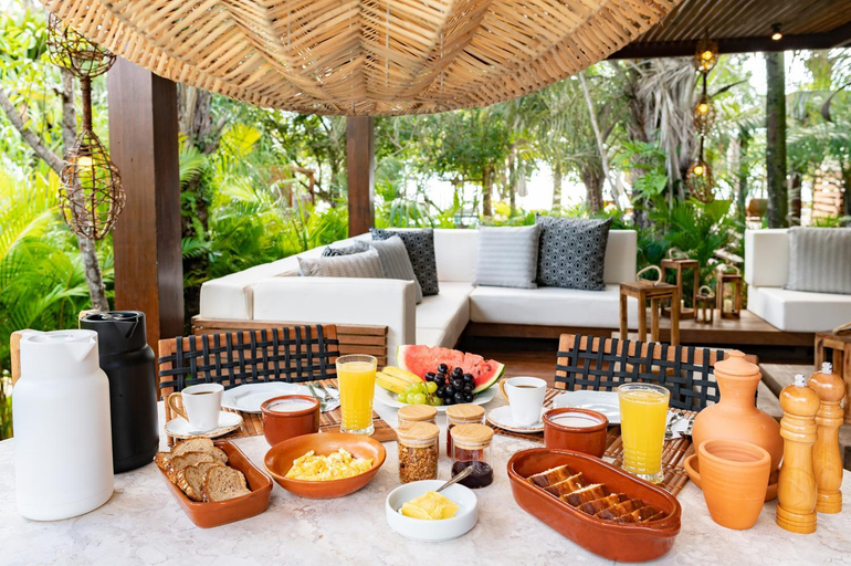 Food & Drinks 5, Colibri Beach Villas, Cairu