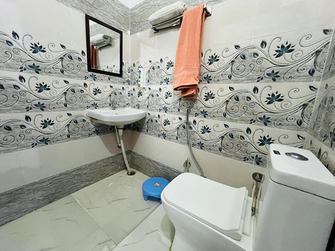 Bathroom 3, maa vaishno paying guest house, Faizabad