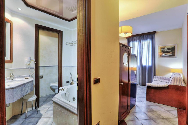 Bedroom 3, Zì Maria, Livorno