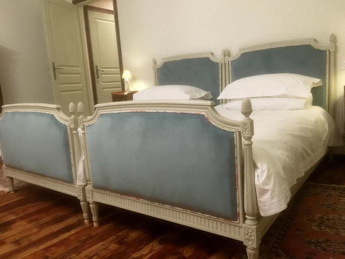 Bedroom 2, Chateau Ville Voisin, Morbihan