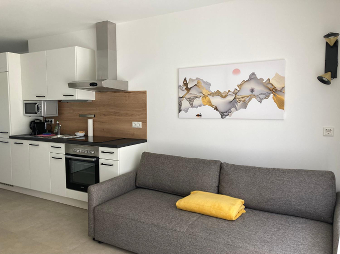 Others 4, Promenade by BestChoice - Self Check-in with Parking Option, Graz
