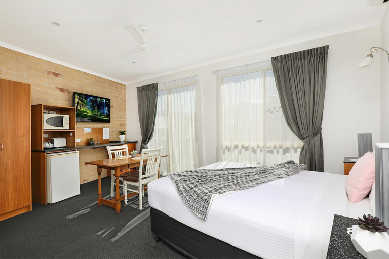 Bedroom 3, Caboolture Riverlakes Boutique Motel, Morayfield