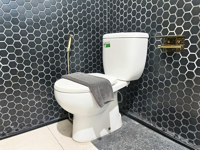 Bathroom 11
