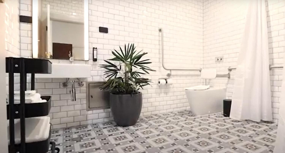 Bathroom 4, Portarlington Grand Hotel, Greater Geelong - Pt B