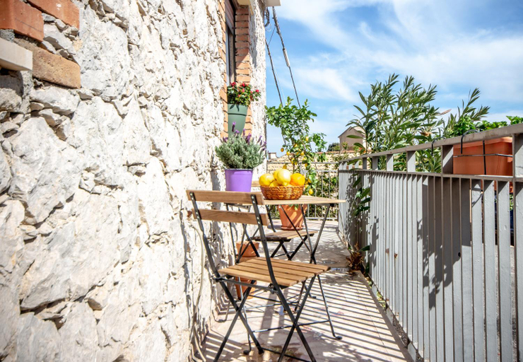Others 2, Casa Leonida, Messina
