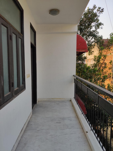 Exterior & Views, Heistel Delhi, West