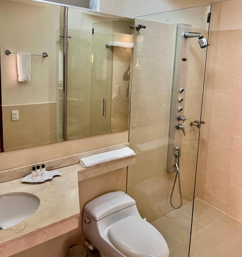 Bathroom 4, PLAZAMAR PACIFICO HOTEL, Buenaventura