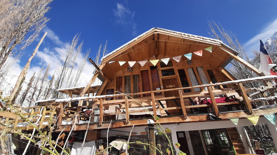 Others 4, Hostal Crisol, Cordillera