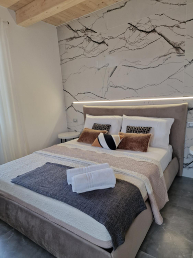 MARLA ROOMS, La Spezia