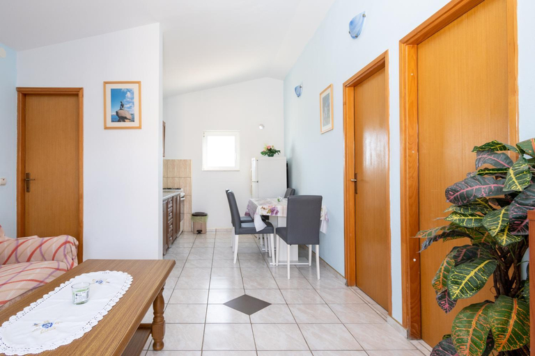 Others 5, Apartments with parking space Vir - 20177, Vir