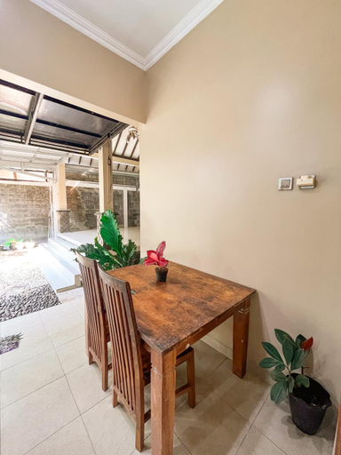 Dining Room 4