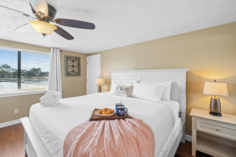 Bedroom 2, Lagoon Cocoon by Book That Condo, Bay