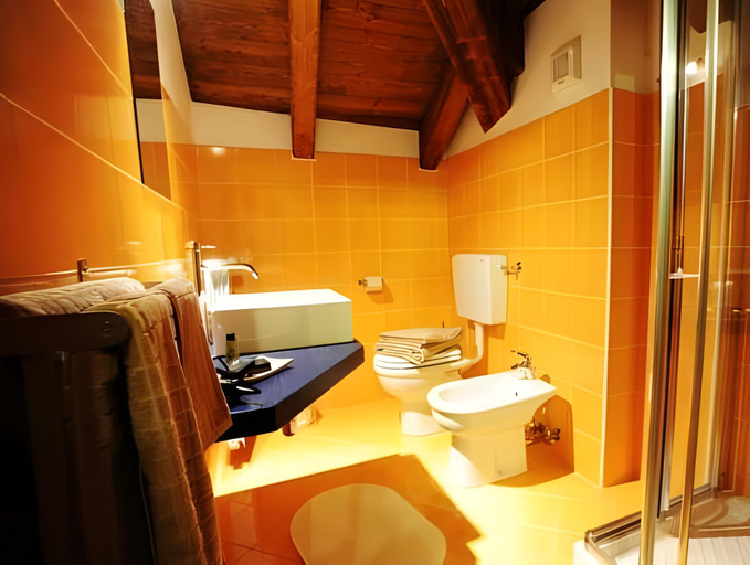 Bedroom 2, Albergo Passepartout, Vercelli