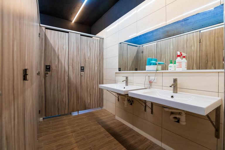 Bathroom 2, Hostel Alley Inn -桃園民宿075, Taoyuan