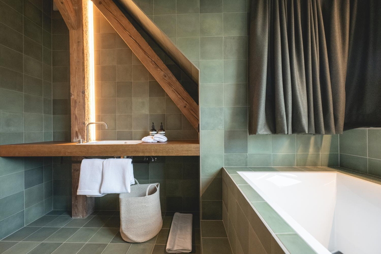 Bathroom 7