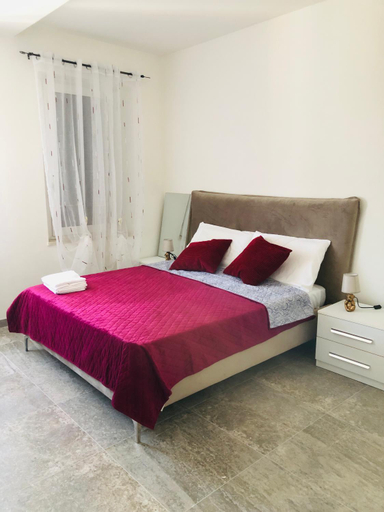 Others 5, Guest house pura vida, Verona