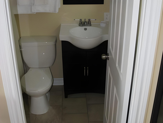 Bathroom 3, MacNeil's Motel, Cape Breton