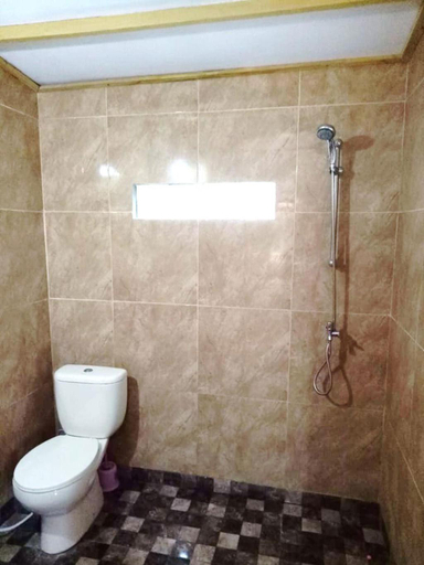 Bathroom, Villa Rikna, Pacitan