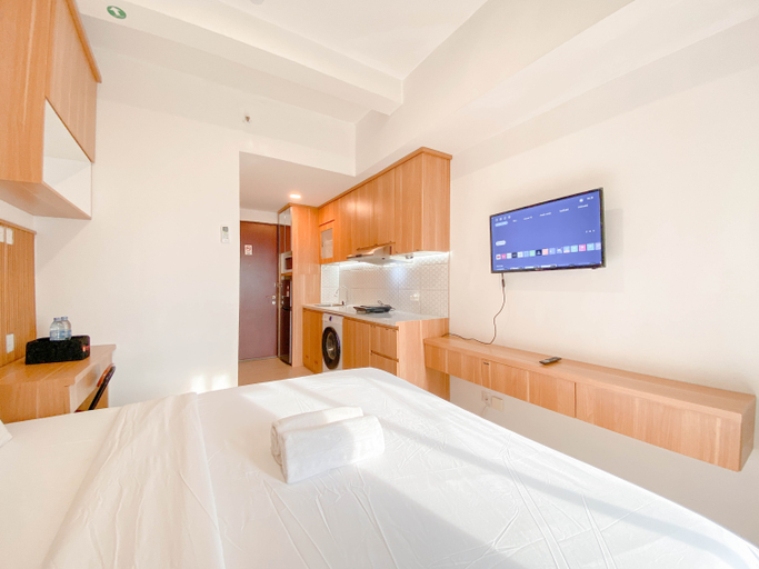 Bedroom 2, Homey & Restful Studio at Tamansari Panoramic Apartment By Travelio, Bandung