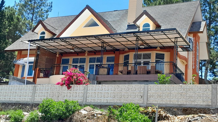 Exterior 15