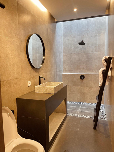 Bathroom 27