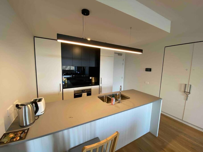Brand New 2B2B Apt (City, Chinatown, free Parking), Canberra
