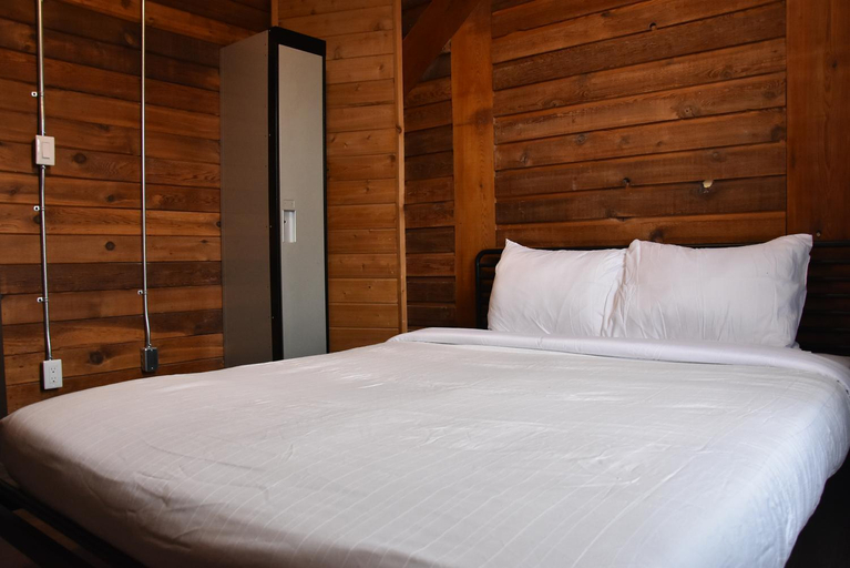 Others 3, PARTY HOSTEL - The Canmore Hotel Hostel, Division No. 15