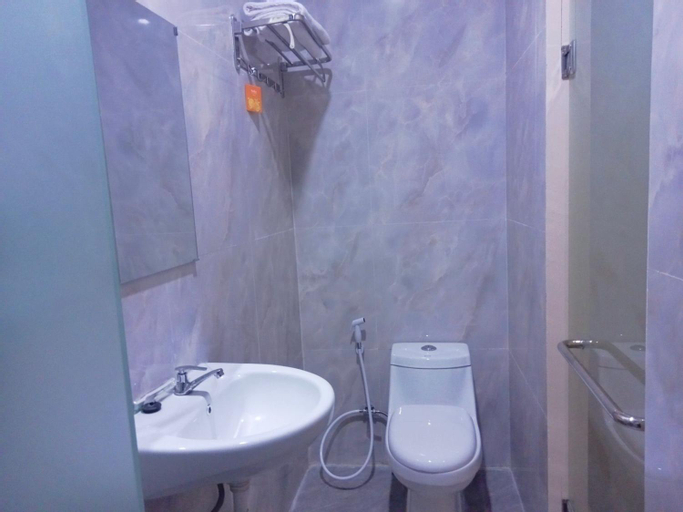 Bathroom 9