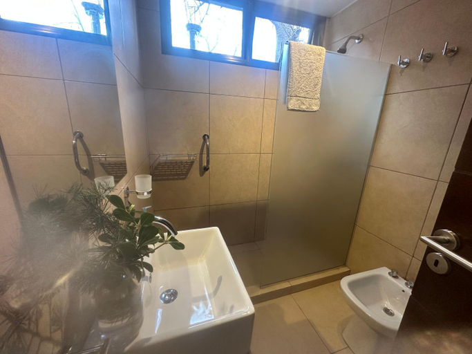 Bathroom 4, Posada Pinar De Besares, Luján de Cuyo