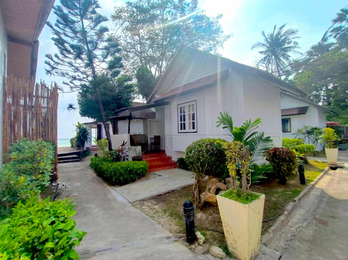 Exterior 10