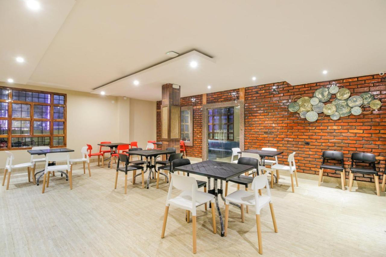 Food & Drinks, Hotel Parnil Residency, Kamrup