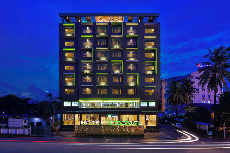 Exterior & Views