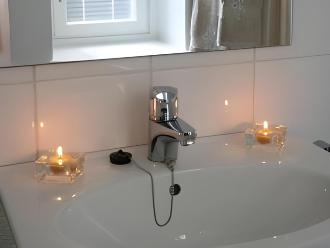 Bathroom, Hotelli Helmi, Finland Proper