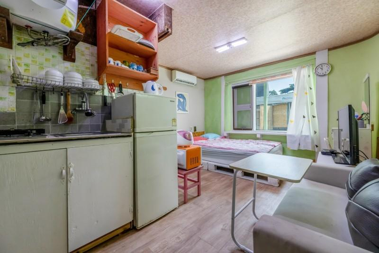 5, Ongjin (Jawoldo) Red Moon Pension, Ongjin