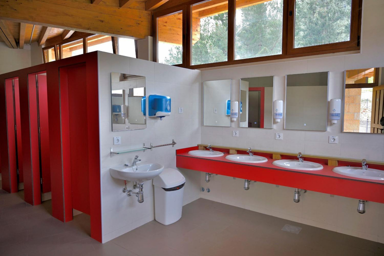 Bathroom 2, Camping Liebana, Cantabria