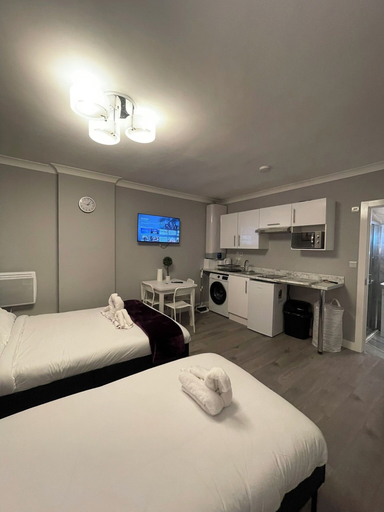 Bedroom 2, Westminster Inn, London
