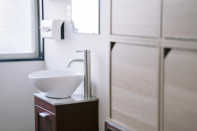 Bathroom 4, Hotel Kailani, Unknown7