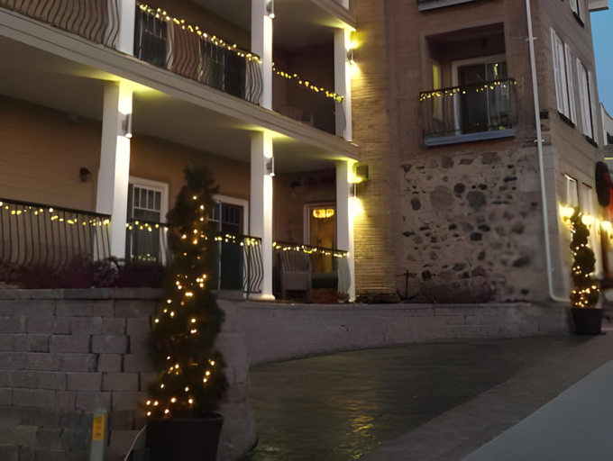 Exterior view 5, Inn At The Harbour, Lake Hurron