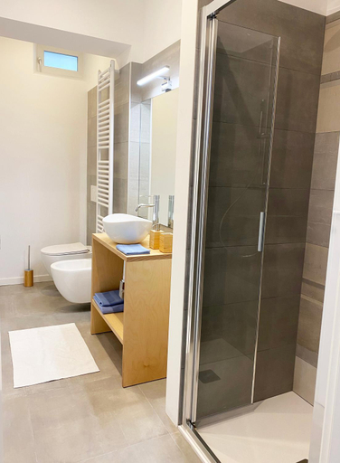 Bathroom 9