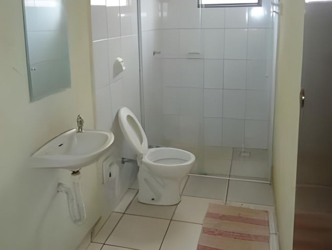 Bathroom, Hotel & Hostel San Jose, Ribeirao Preto