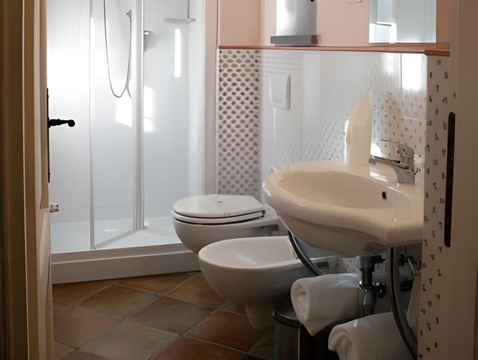 Bathroom 2, B&B San Gimignano Diffuso, Siena