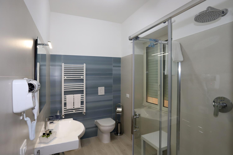 Others 4, B&B AlMare, Foggia