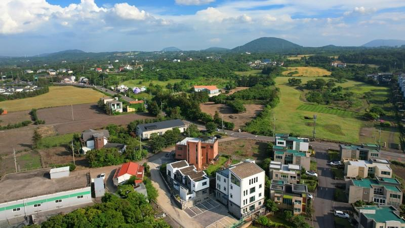 2, Jeju Makarios Pension, Jeju