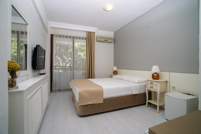 Bedroom 3, Cesurlar Hotel, Çeşme