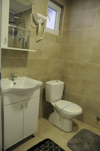 Bathroom 3, Favorit Apartments Cacak, Čačak