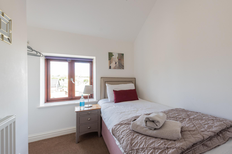 Bedroom 2, Brook Farm Barn, Cheshire West and Chester