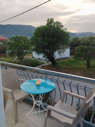 Others 4, Hector's Studios, Ionian Islands