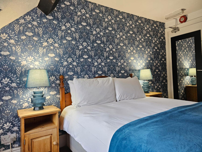 Bedroom 4, College Arms, Warwickshire
