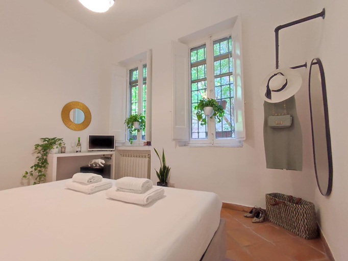 Others 3, CORONARI Suite - A love nest at Navona Square, Rome
